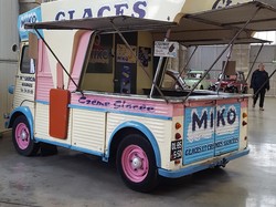 Souvenirs ... <a style='color: #fff;' href='/uploaded/photo/2eme-salon-des-vehicules-anciens-et-de-prestiges-5d9c4f848209d.jpg'>(Télécharger)</a>