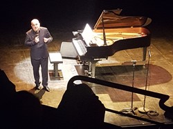 Le pianiste Hugues LECLERE <a style='color: #fff;' href='/uploaded/photo/concert-caritatif-5bc9c91f36ff0.jpg'>(Télécharger)</a>