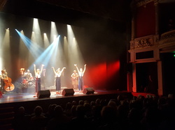 TOUT LE MONDE SE LEVE ! <a style='color: #fff;' href='/uploaded/photo/concert-caritatif-5d947a7760a74.jpg'>(Télécharger)</a>