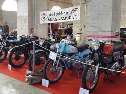  <a style='color: #fff;' href='/uploaded/photo/exposition-automobile-5bc9caef9c2b4.jpg'>(Télécharger)</a>