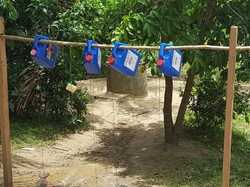 Fabrication et installation des Tippy Tap <a style='color: #fff;' href='/uploaded/photo/mission-madagascar-novembre-2019-5dfb7cc948f33.jpg'>(Télécharger)</a>