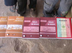 Novembre 2014
Dotation de 200 livres de lecture et de calculs

de quoi avoir 1 livres pour 2 élèves maintenant ! <a style='color: #fff;' href='/uploaded/photo/senegal-kamiack-ecole-546602560a70c.jpg'>(Télécharger)</a>