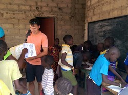 Rencontre entre Eric et les enfants de l'école
23.06.15 <a style='color: #fff;' href='/uploaded/photo/senegal-kamiack-ecole-558aa14ed21f2.jpg'>(Télécharger)</a>