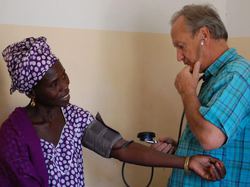 François fait maintenant les consultations au Dispensaire <a style='color: #fff;' href='/uploaded/photo/senegal-kamiak-535e140407a27.jpg'>(Télécharger)</a>