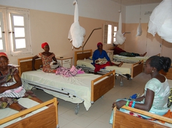 Mamans et Bébés sont ravis !

5 accouchements la 1ère nuit de l'installation des nouveaux équipements! :')
500 accouchements par an ont lieu au Dispensaire. <a style='color: #fff;' href='/uploaded/photo/senegal-kamiak-535e14378c673.jpg'>(Télécharger)</a>